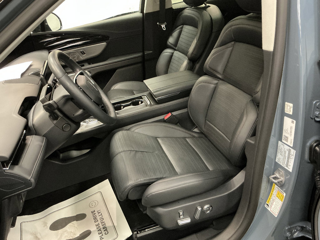 Used 2026 Lincoln Nautilus Reserve AWD/4WD image 12