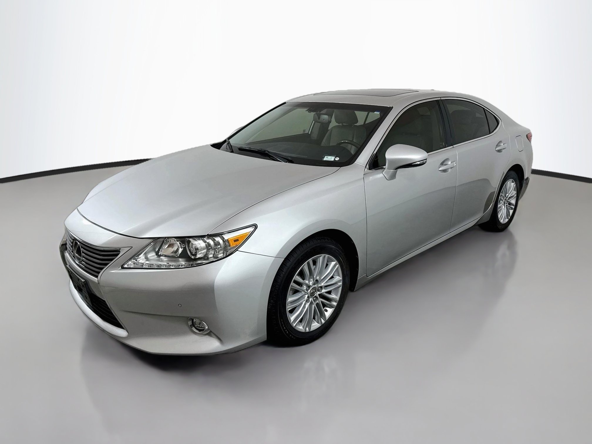 Used 2015 Lexus ES 350 w/ Luxury Package FWD image 3