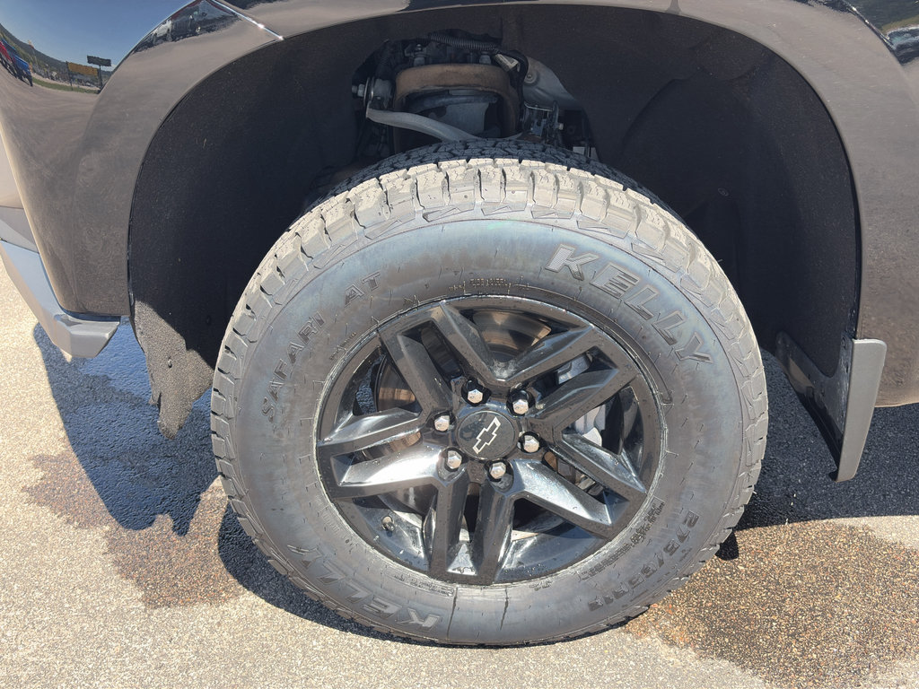Certified 2021 Chevrolet Silverado 1500 Custom Trail Boss w/ Midnight Edition AWD/4WD image 28
