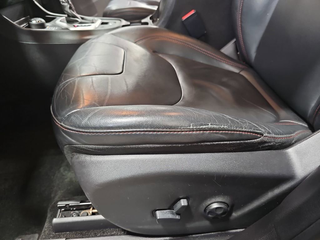 Used 2016 Jeep Cherokee Trailhawk w/ Leather Interior Group image 29