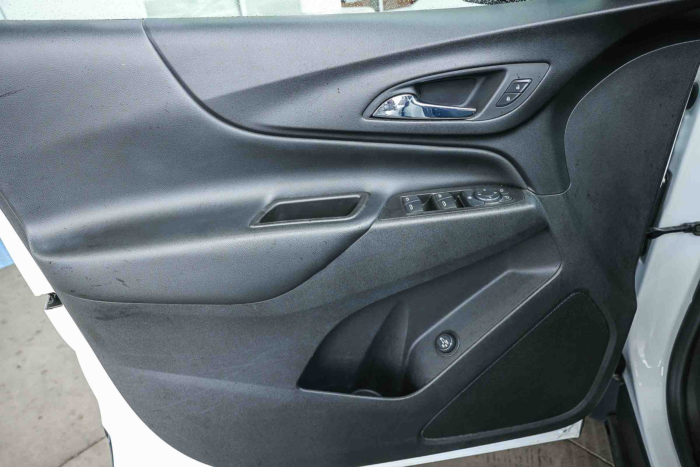 Used 2020 Chevrolet Equinox LT image 25