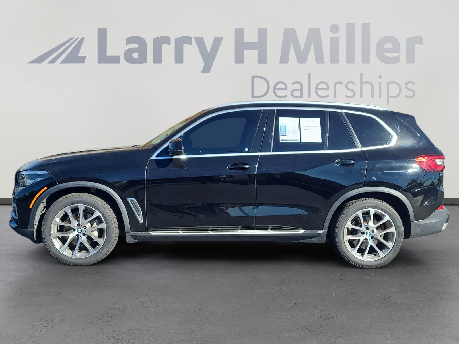 Used 2020 BMW X5 xDrive40i w/ Convenience Package image 2