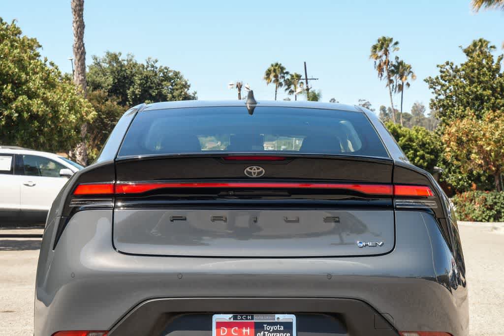 Used 2023 Toyota Prius LE FWD image 6
