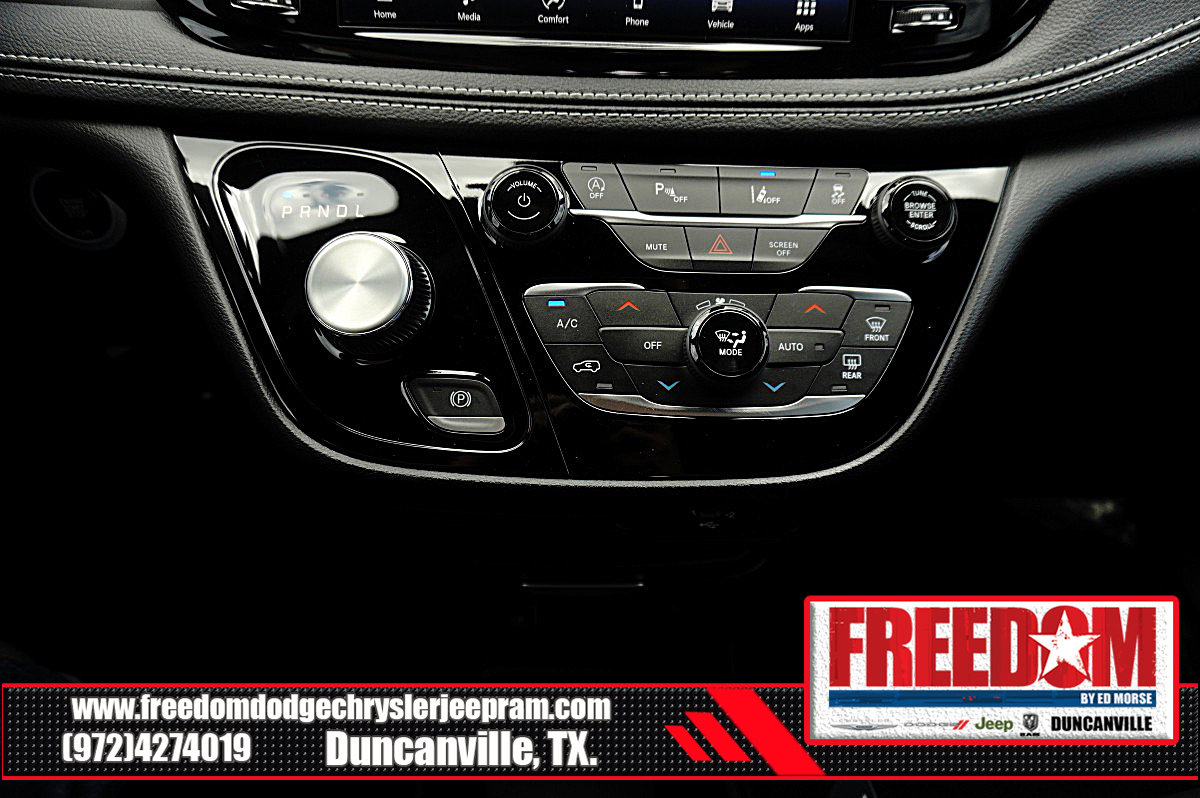 New 2027 Chrysler Pacifica Select FWD image 23