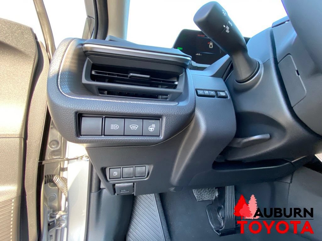 New 2027 Toyota Prius XLE FWD image 31