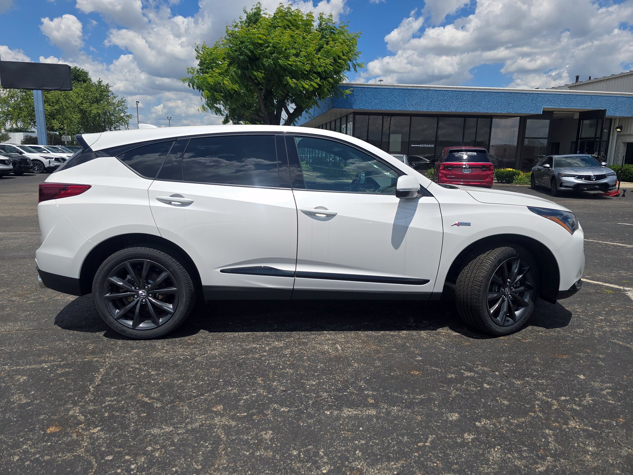 New 2026 Acura RDX w/ Advance Package AWD/4WD image 3