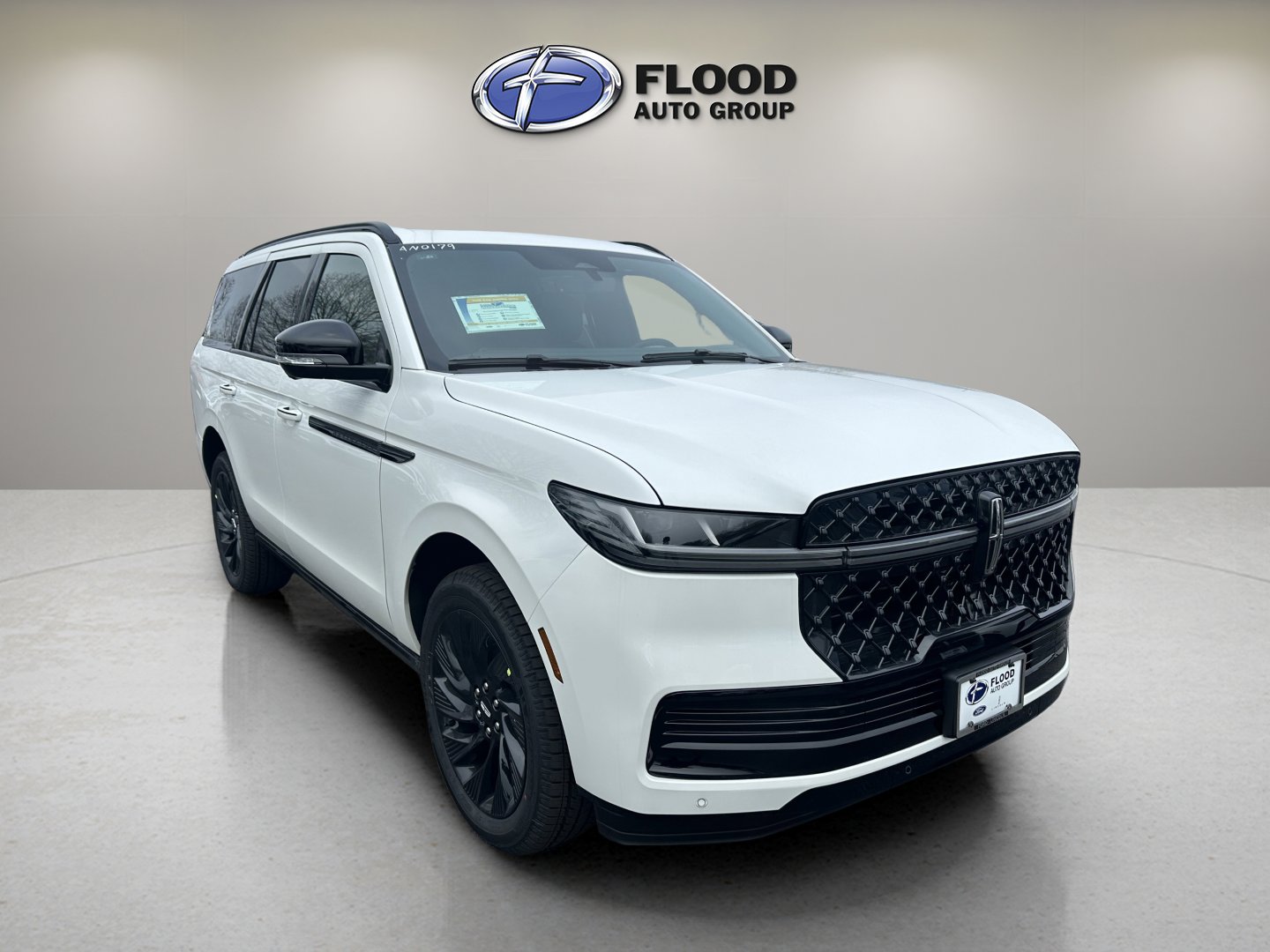 New 2026 Lincoln Navigator Reserve w/ Jet Appearance Package image 1