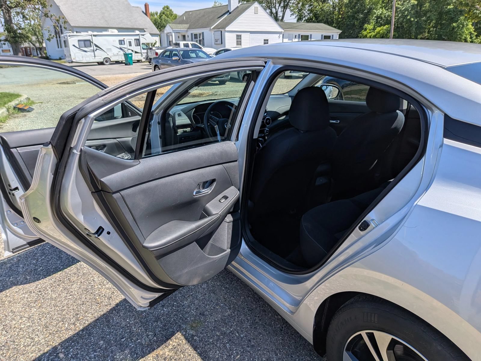 Used 2020 Nissan Sentra SV FWD image 17