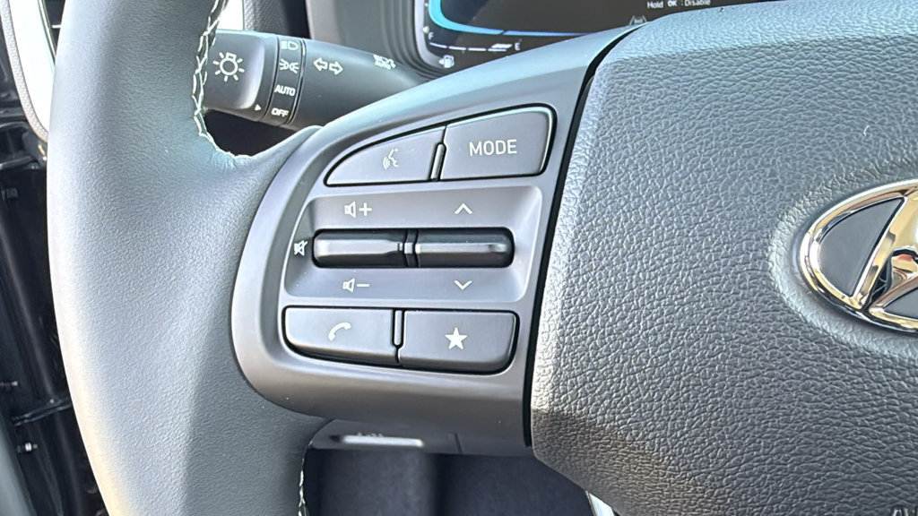 New 2026 Hyundai Venue SEL FWD image 21