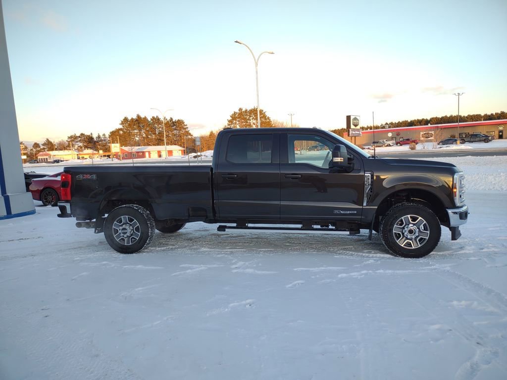 Used 2024 Ford F350 Lariat image 6