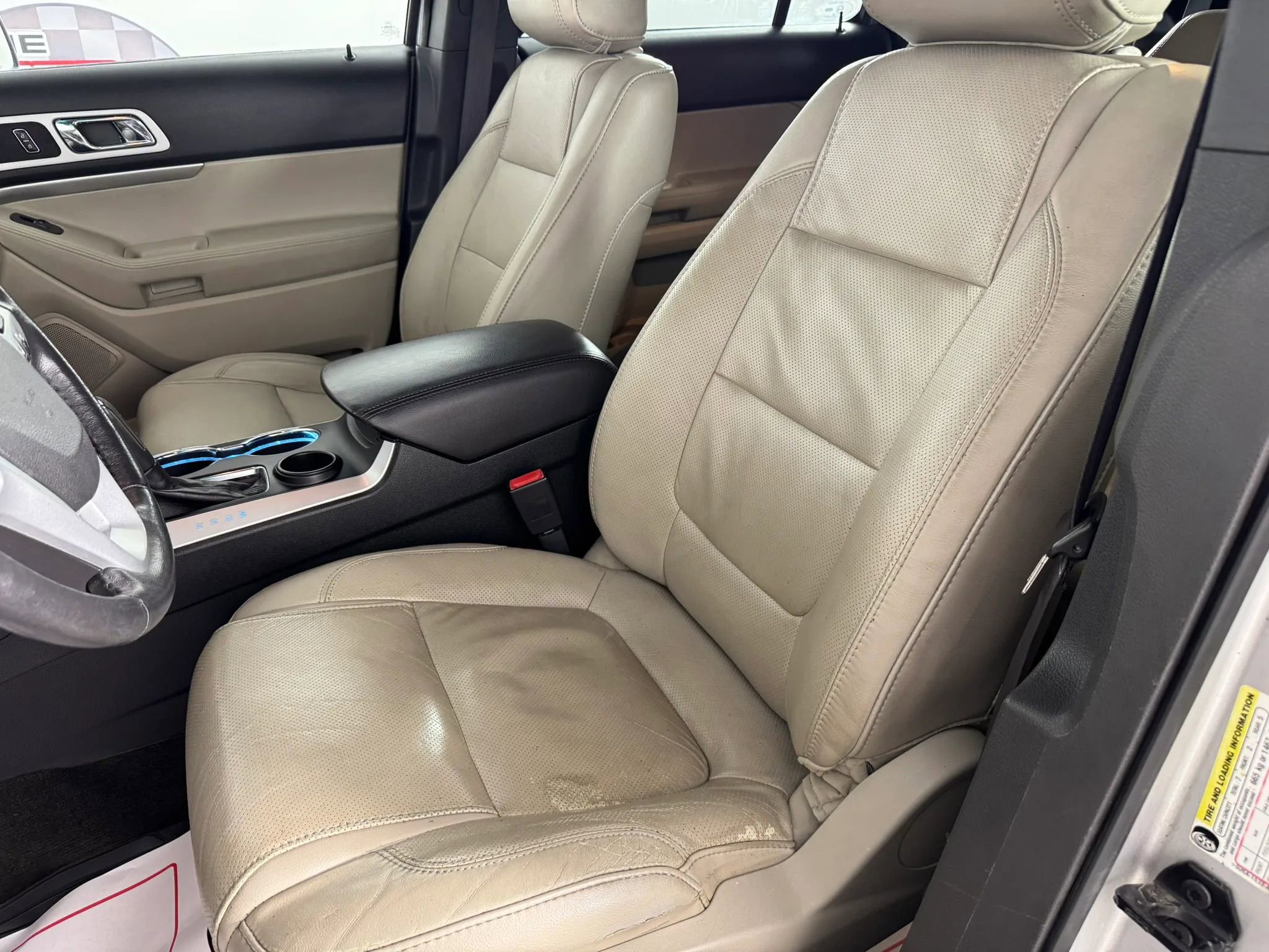 Used 2014 Ford Explorer Limited w/ Equipment Group 302A FWD image 33