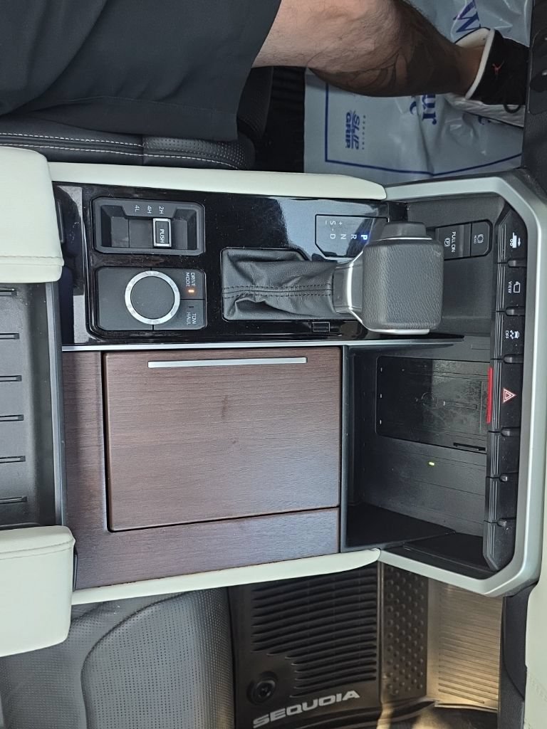 Used 2023 Toyota Sequoia Capstone AWD/4WD image 26