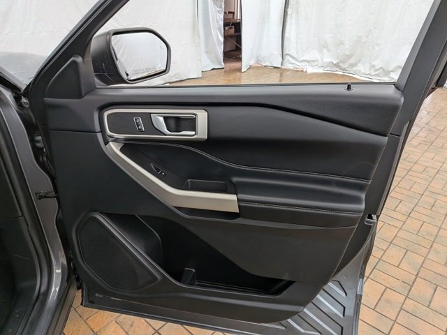 Used 2023 Ford Explorer XLT w/ Equipment Group 202A image 28