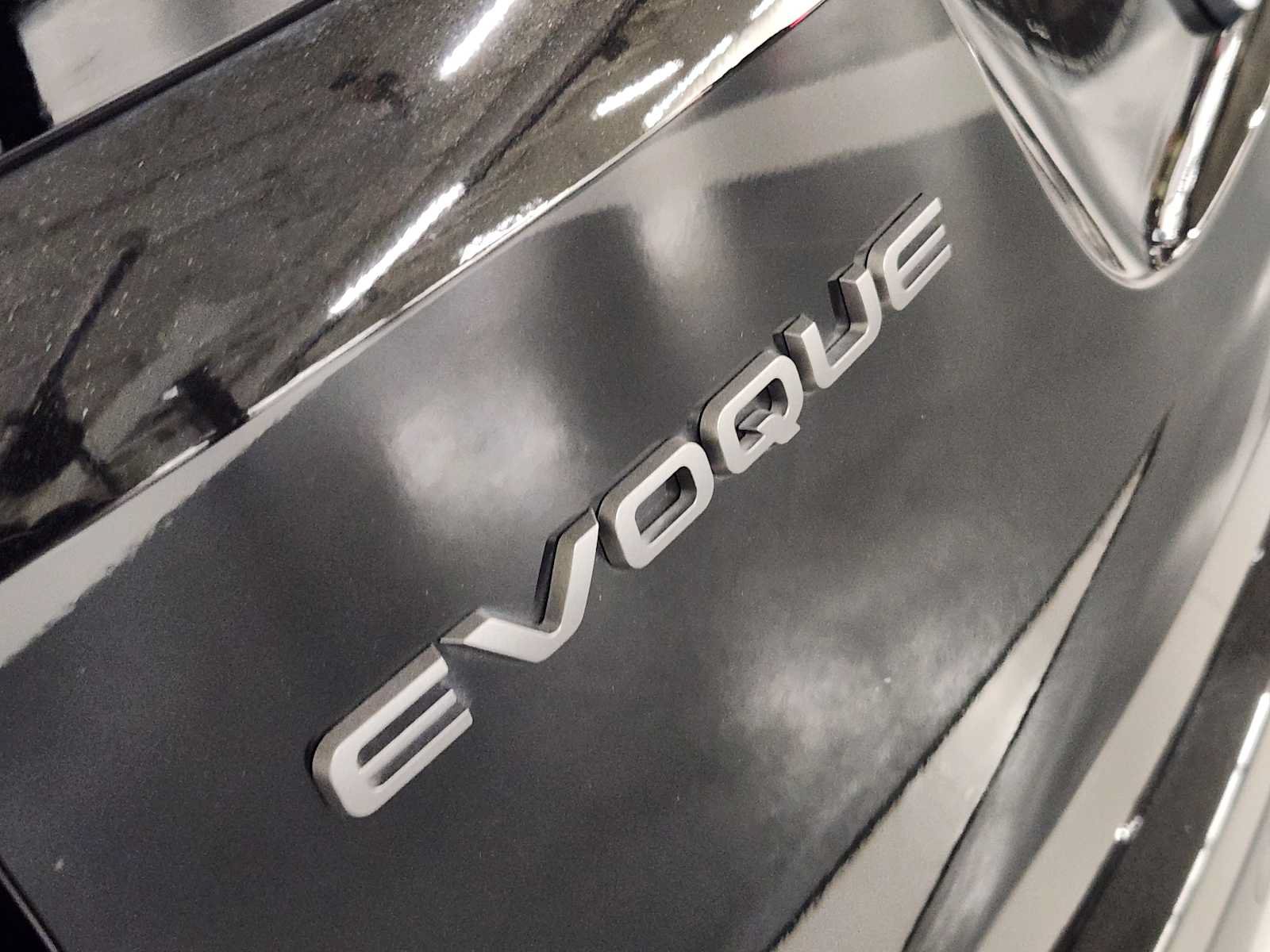 Used 2026 Land Rover Range Rover Evoque S AWD/4WD image 13