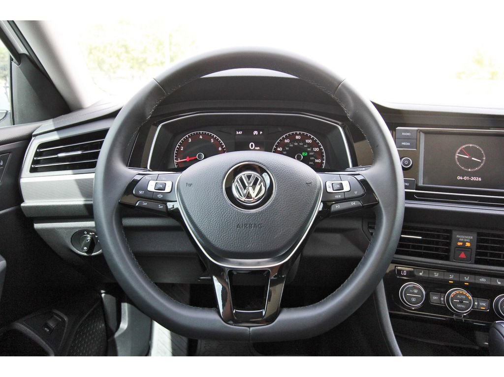 Used 2020 Volkswagen Jetta SE image 17