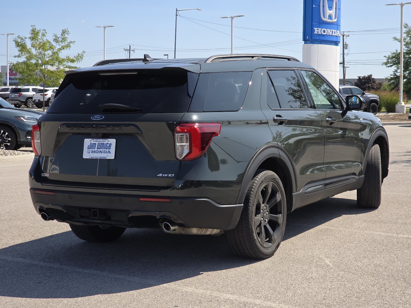 Used 2023 Ford Explorer ST-Line w/ Class IV Trailer Tow Package AWD/4WD image 15