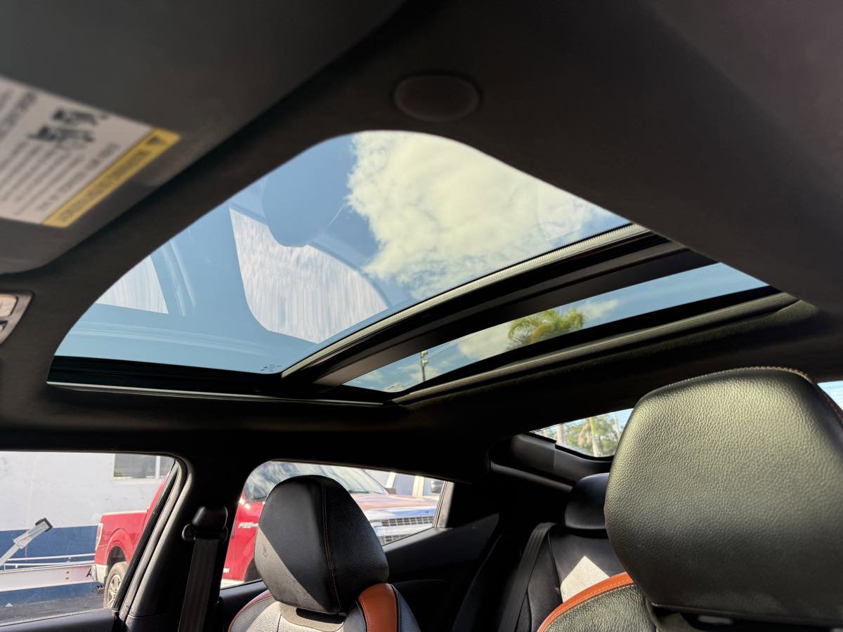 Used 2016 Hyundai Veloster Turbo w/ Option Group 04 FWD image 36