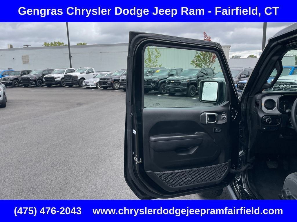 Used 2024 Jeep Wrangler Unlimited AWD/4WD image 46