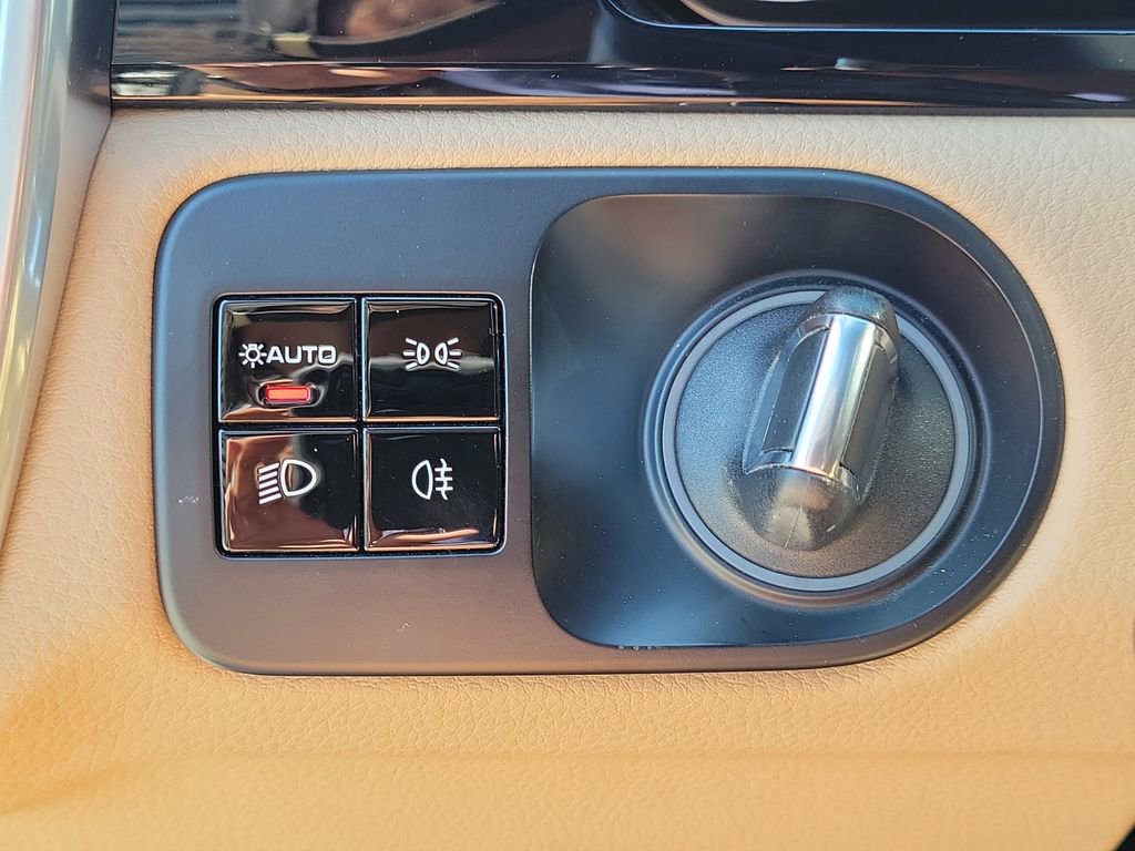 Certified 2020 Porsche Cayenne S image 38