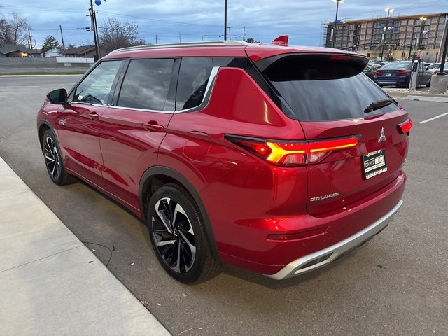 Used 2024 Mitsubishi Outlander SEL Black Edition image 5