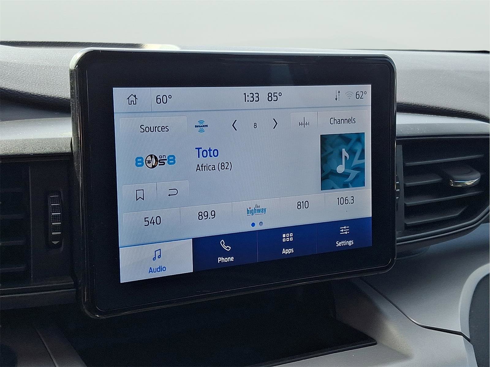 Used 2023 Ford Explorer XLT image 17