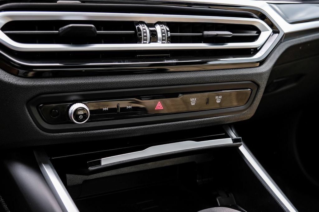 Used 2024 BMW 230i Coupe w/ Premium Package RWD image 26