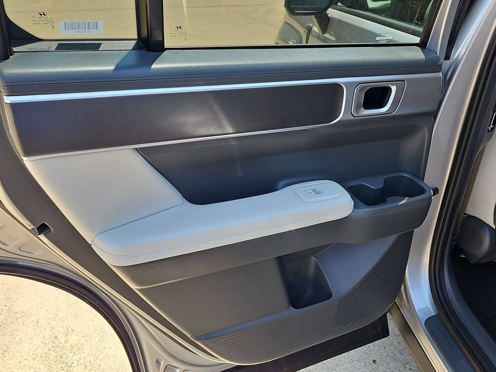Used 2025 Hyundai Santa Fe SEL FWD image 26