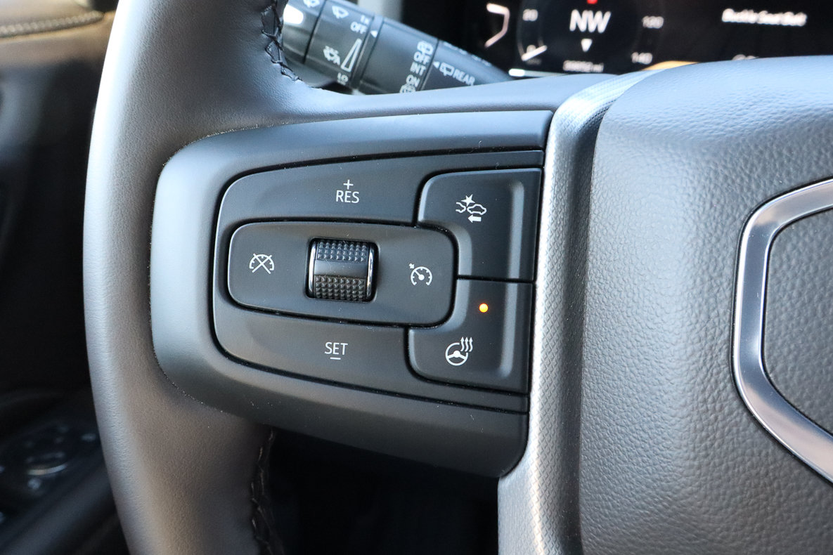 Used 2024 GMC Yukon XL Denali AWD/4WD image 36