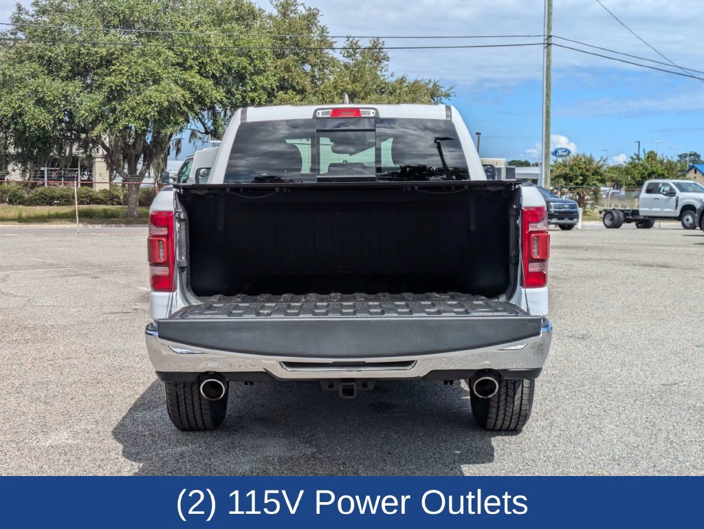 Used 2022 RAM 1500 Laramie AWD/4WD image 14