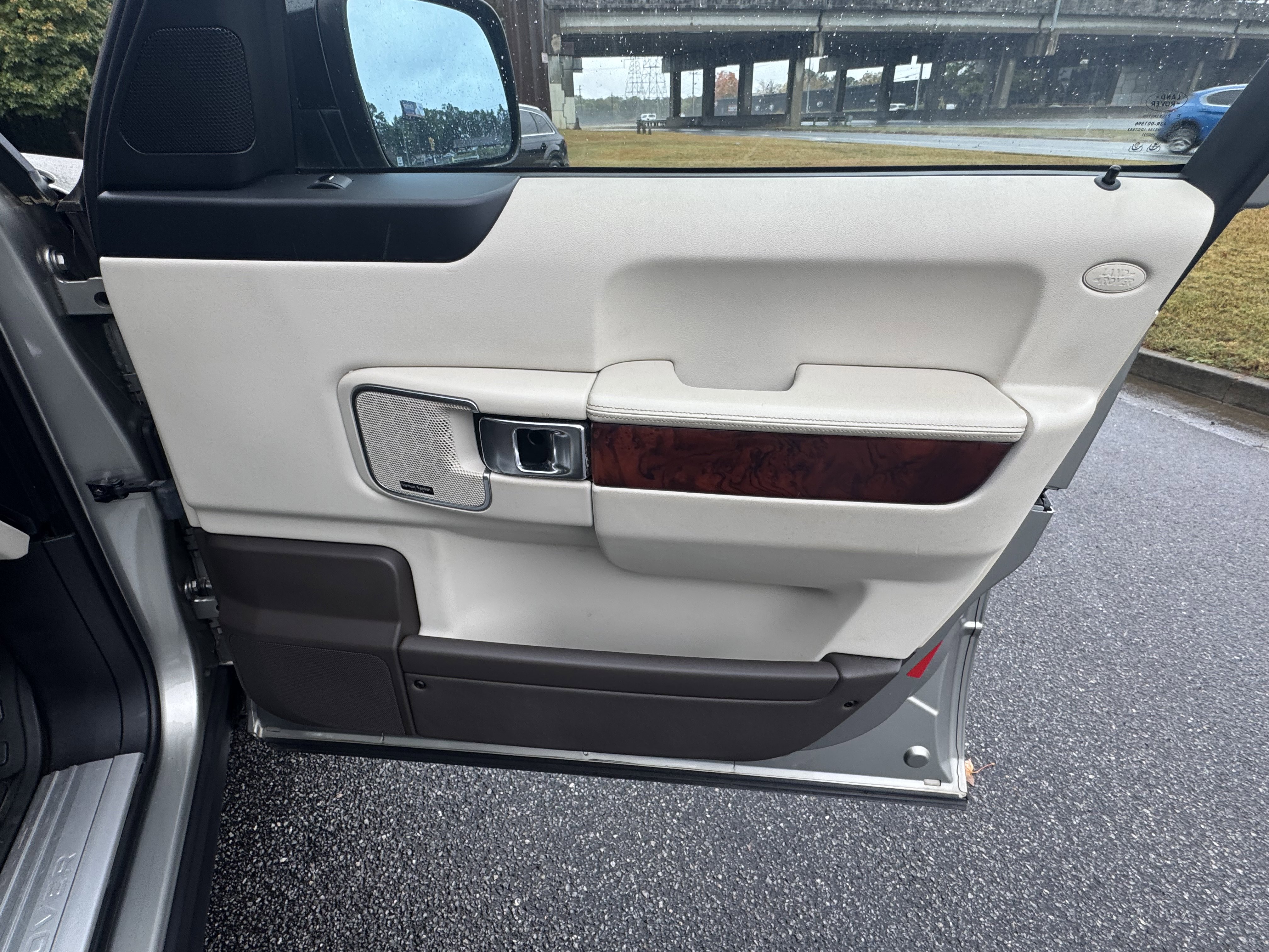 Used 2012 Land Rover Range Rover HSE image 39