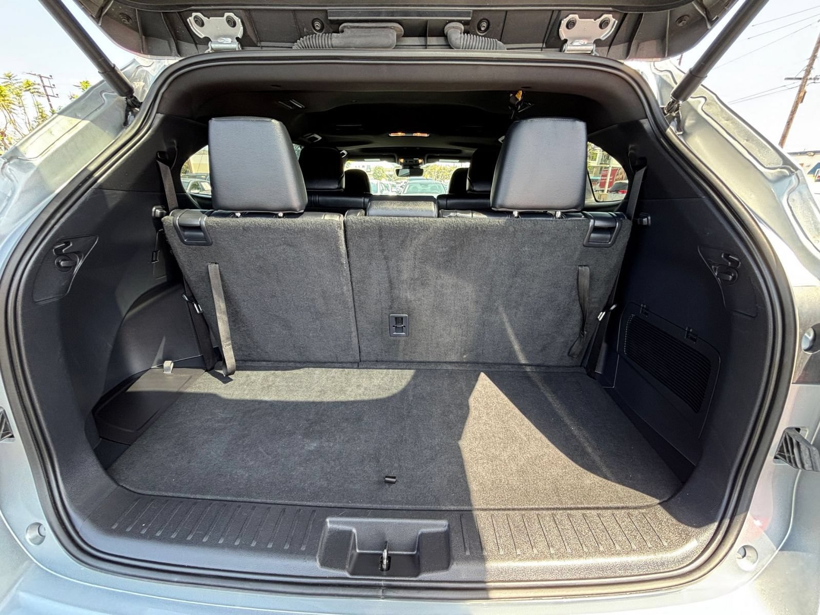 Used 2025 Toyota Highlander XSE AWD/4WD image 32
