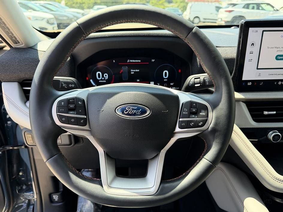 Used 2025 Ford Explorer Active w/ Active Comfort Package image 29