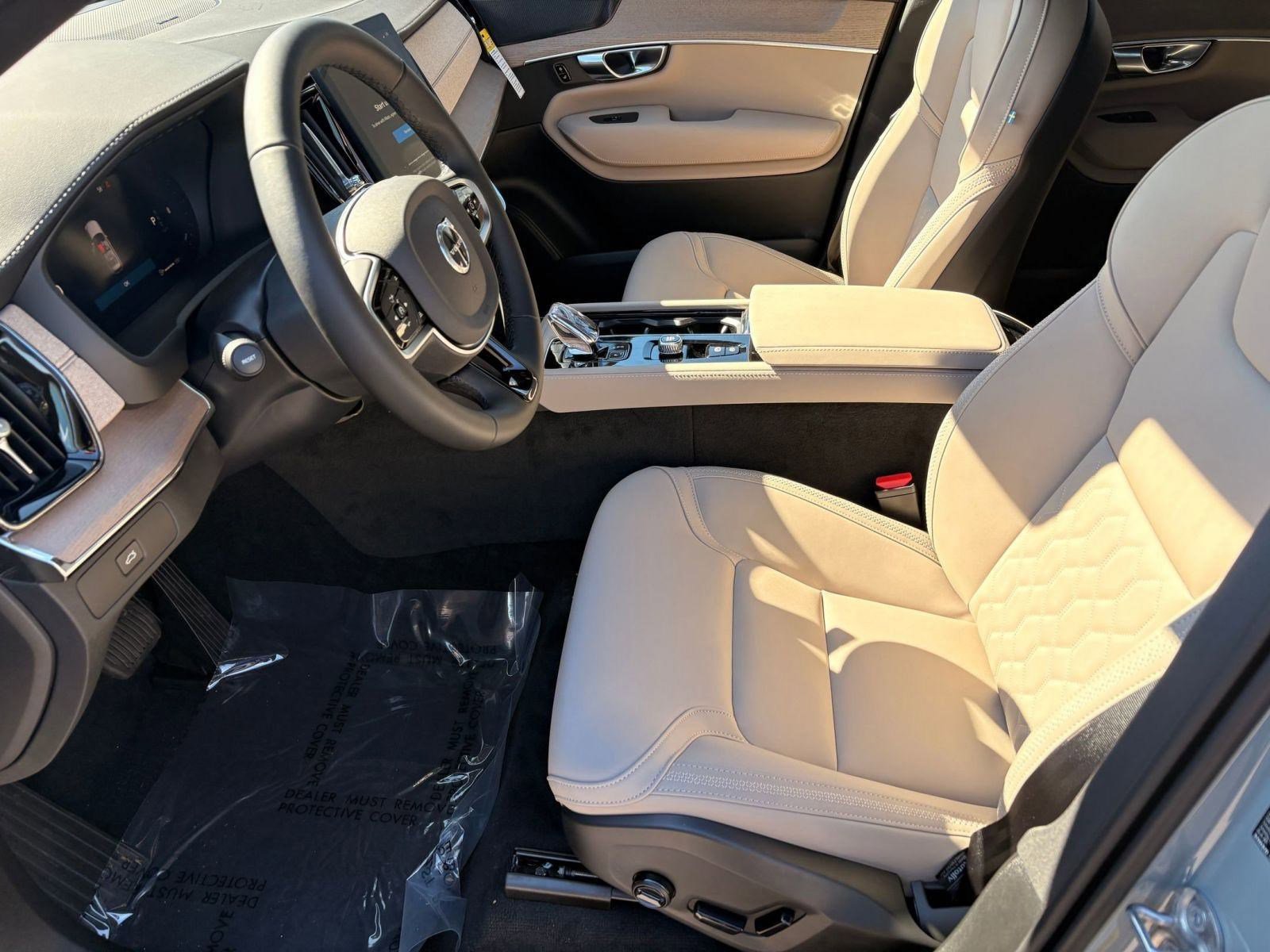 New 2026 Volvo XC90 B6 Plus w/ Protection Package Premier image 5