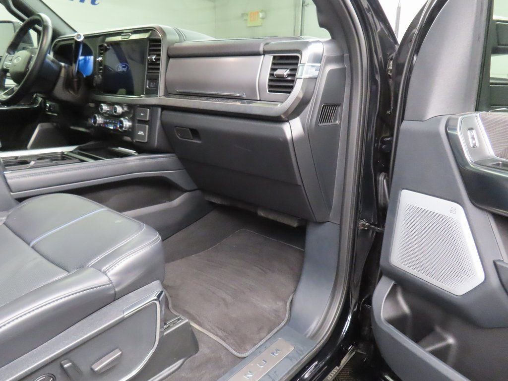Used 2025 Ford F350 Platinum w/ FX4 Off-Road Package image 37