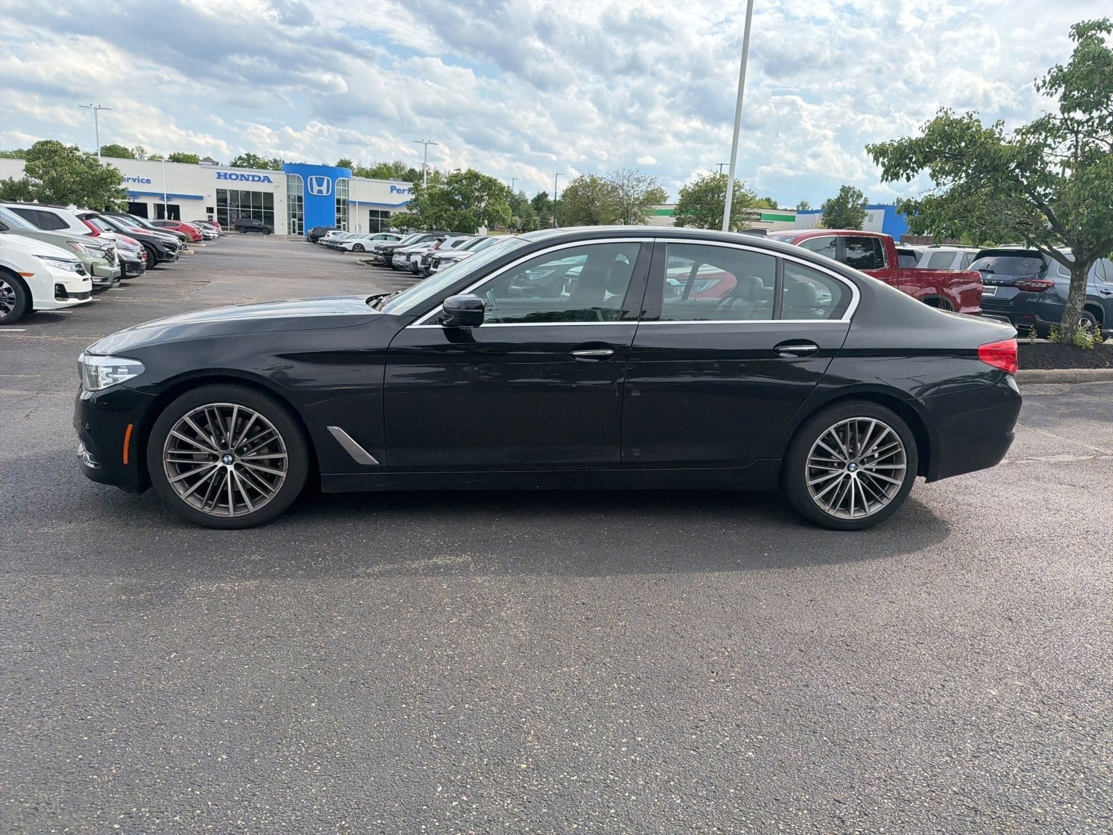 Used 2018 BMW 530i xDrive AWD/4WD image 2