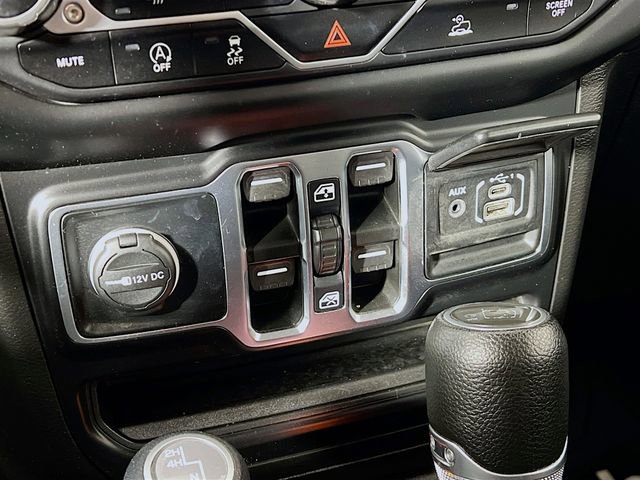 Used 2023 Jeep Wrangler Sahara image 21