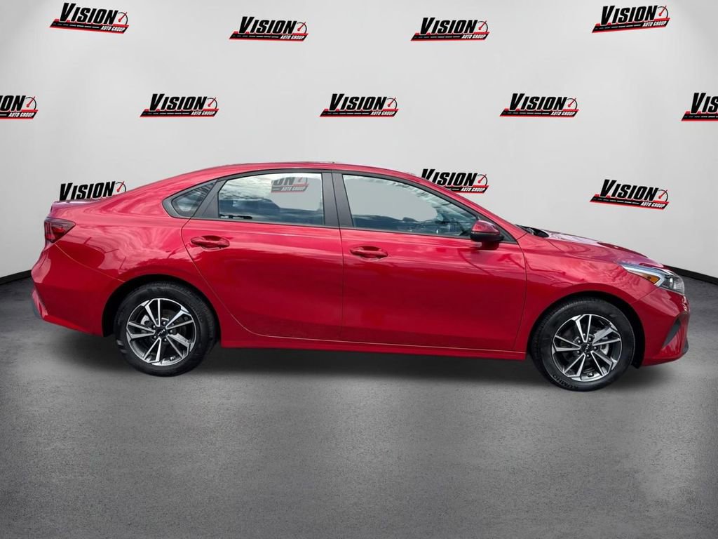 Used 2023 Kia Forte LXS w/ LXS Technology Package image 4