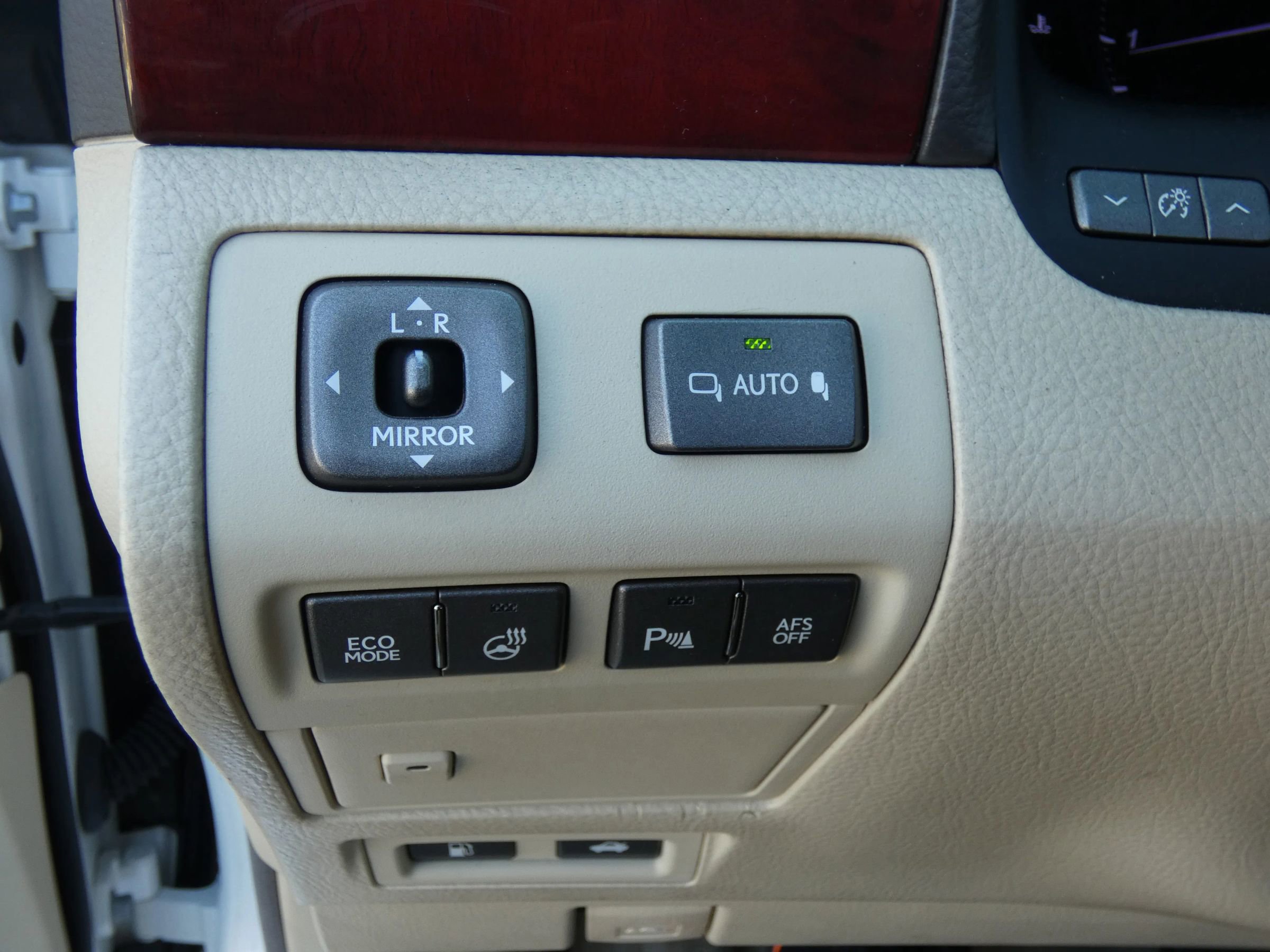 Used 2010 Lexus LS 460 L image 61