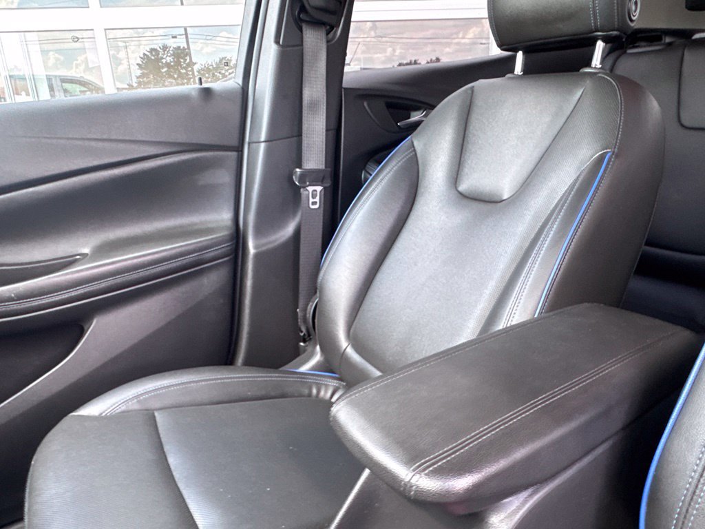 Used 2025 Buick Encore GX Sport Touring w/ Comfort Package FWD image 19
