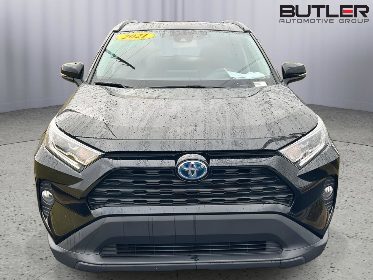 Used 2021 Toyota RAV4 XLE image 8