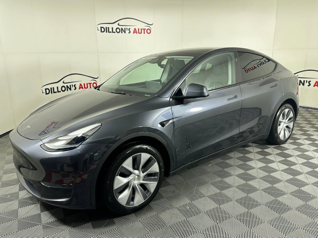 Used 2024 Tesla Model Y Long Range AWD/4WD image 4