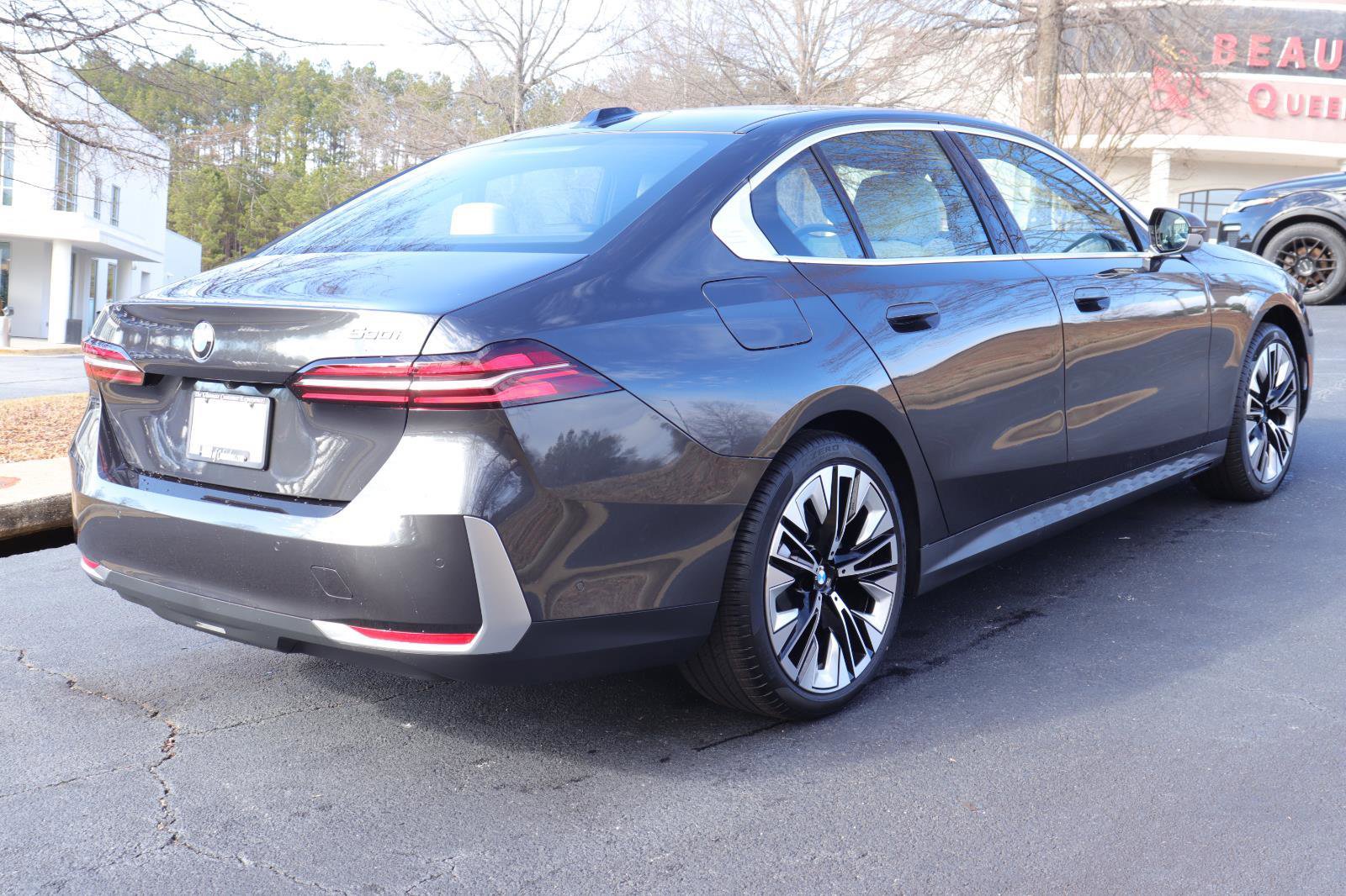 Used 2025 BMW 530i w/ Executive Package image 8