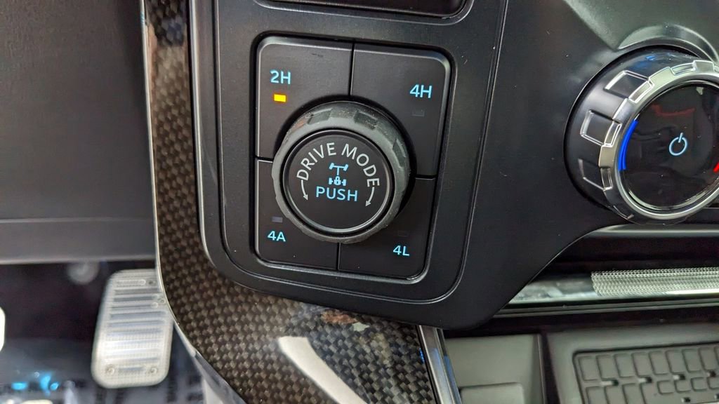 New 2025 Ford F150 Lariat w/ Equipment Group 502A High image 31