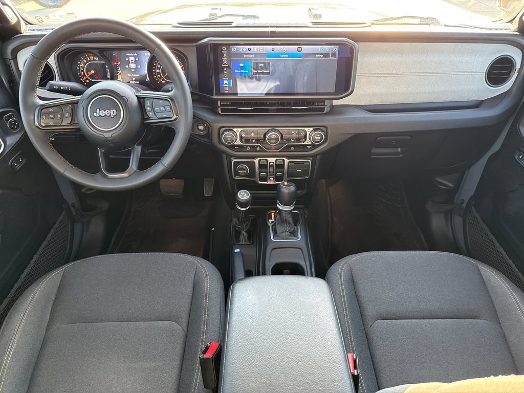 Used 2024 Jeep Gladiator Sport AWD/4WD image 11