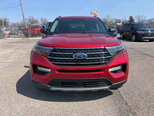 Certified 2022 Ford Explorer XLT w/ Equipment Group 202A image 2