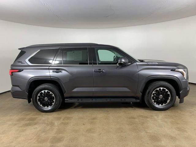 Used 2023 Toyota Sequoia SR5 w/ SR5 Premium Package AWD/4WD image 7