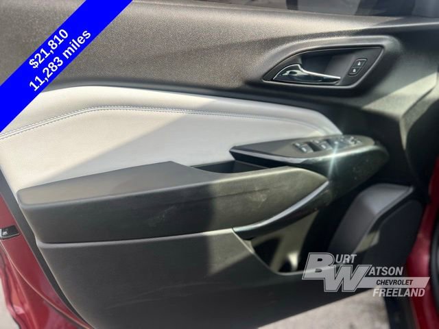 Used 2025 Chevrolet Trax LT image 11