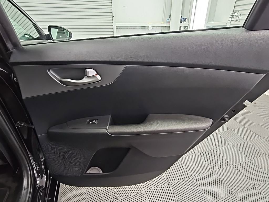 Used 2019 Kia Forte LXS image 31