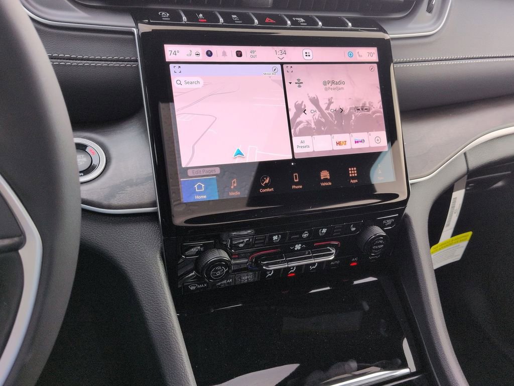 New 2025 Jeep Grand Cherokee Limited w/ Luxury Tech Group II image 28