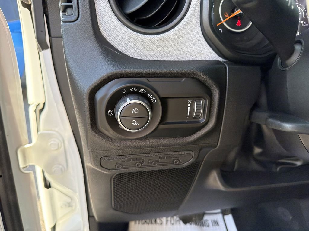 Used 2025 Jeep Gladiator Sport AWD/4WD image 17